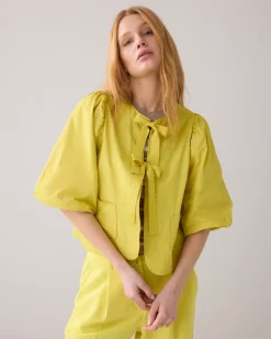 Blouse jacket with bow fastening