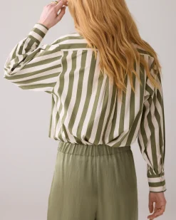 Blouse with bow in contrast