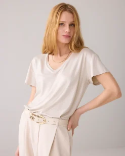 Leather belt with oval buckle