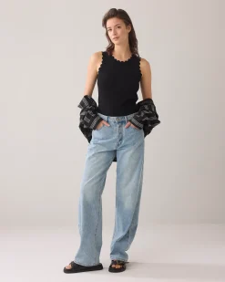 Singlet with scalloped details