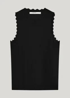 Singlet with scalloped details