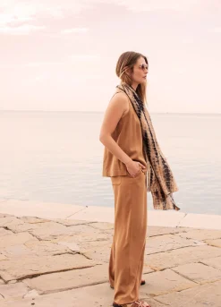 Trousers in tencel fabric